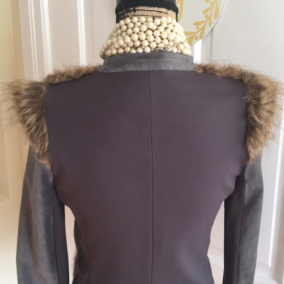 Cynthia Vincent | Luxurious Leather & Fur Jacket - Picture 5 of 10